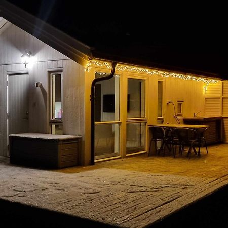 Feriehus Ved Sjoen Tomra Экстерьер фото