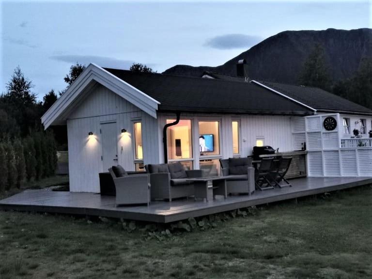 Feriehus Ved Sjoen Tomra Экстерьер фото