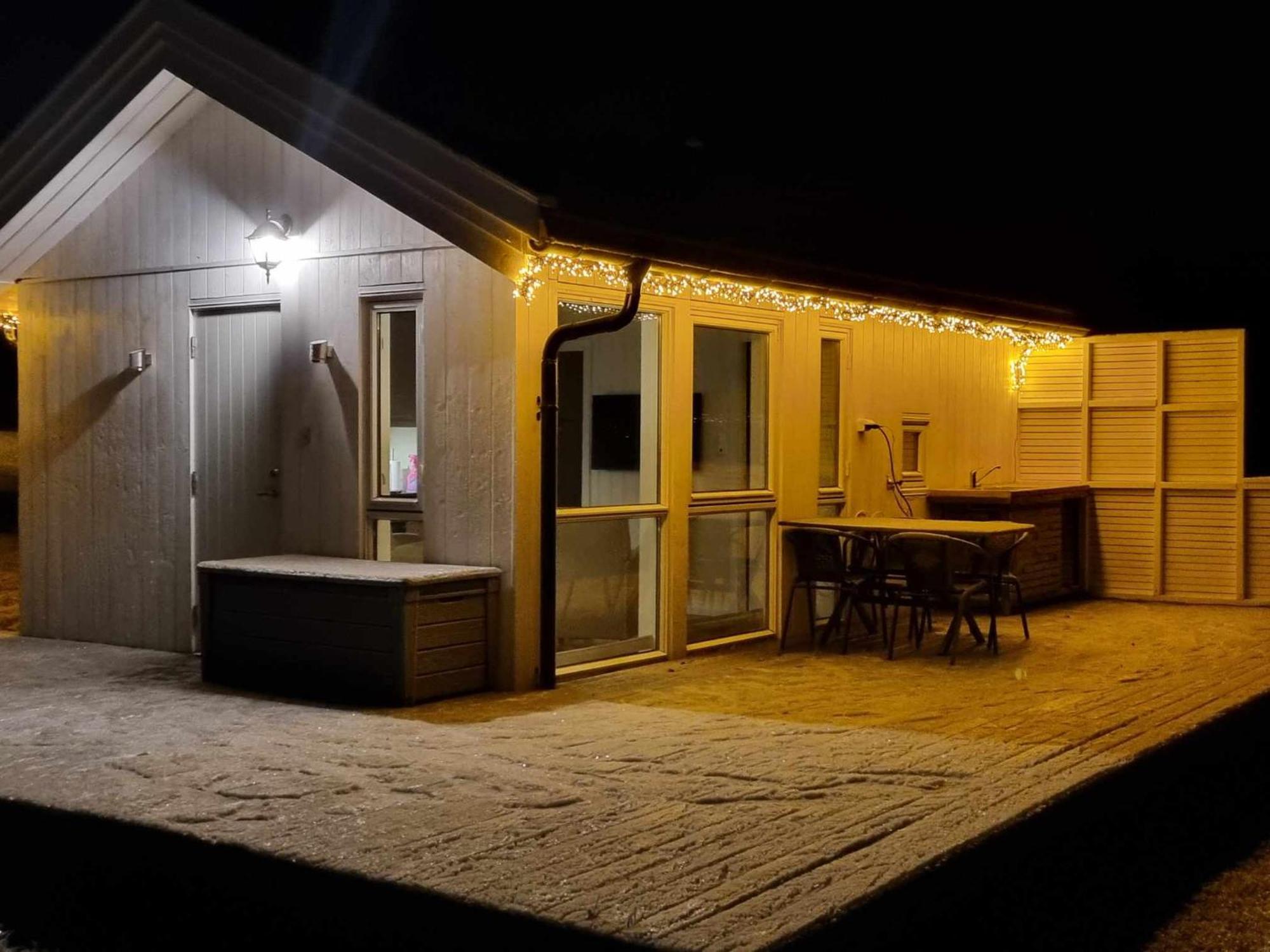 Feriehus Ved Sjoen Tomra Экстерьер фото