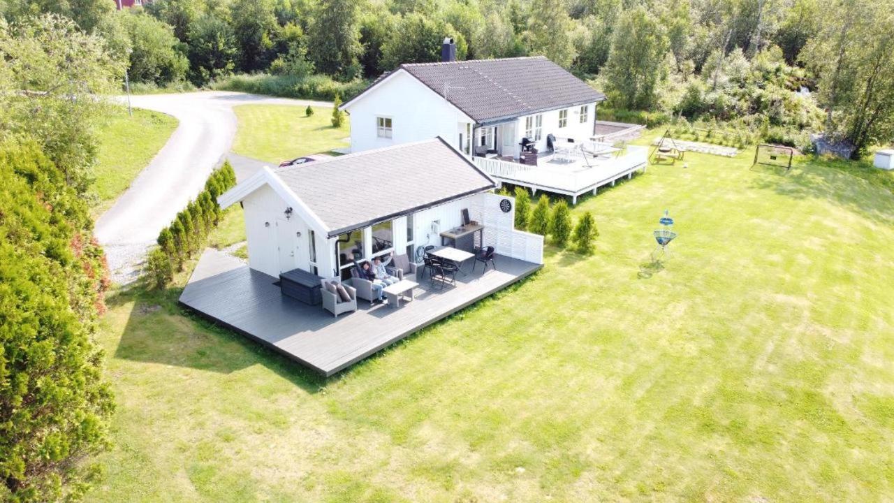 Feriehus Ved Sjoen Tomra Экстерьер фото